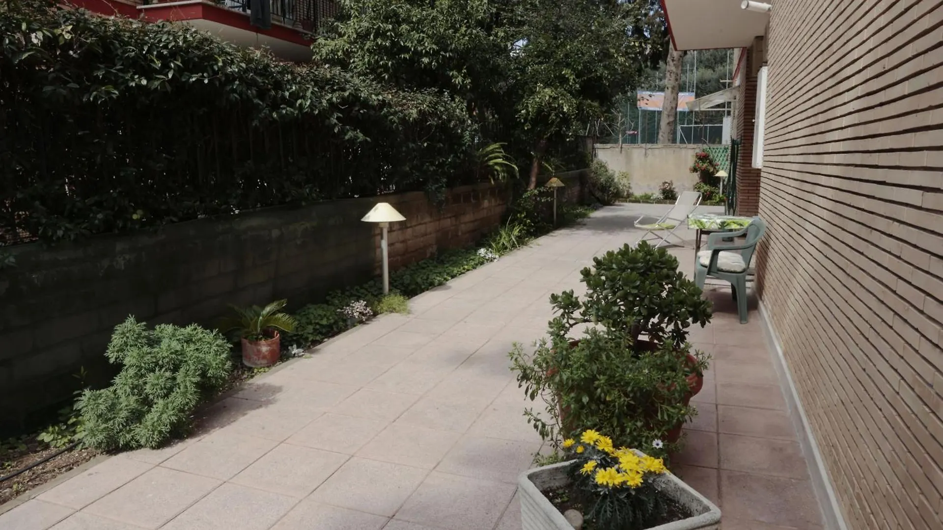 Luminoso E Accogliente Appartamento Con Giardino - Battistini Rome